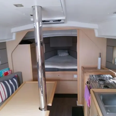 Hotel na wodzie Barco Acogedor En
