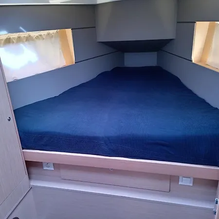 Barco Acogedor En Hotel na wodzie