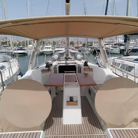 船上ホテル Barco Acogedor En